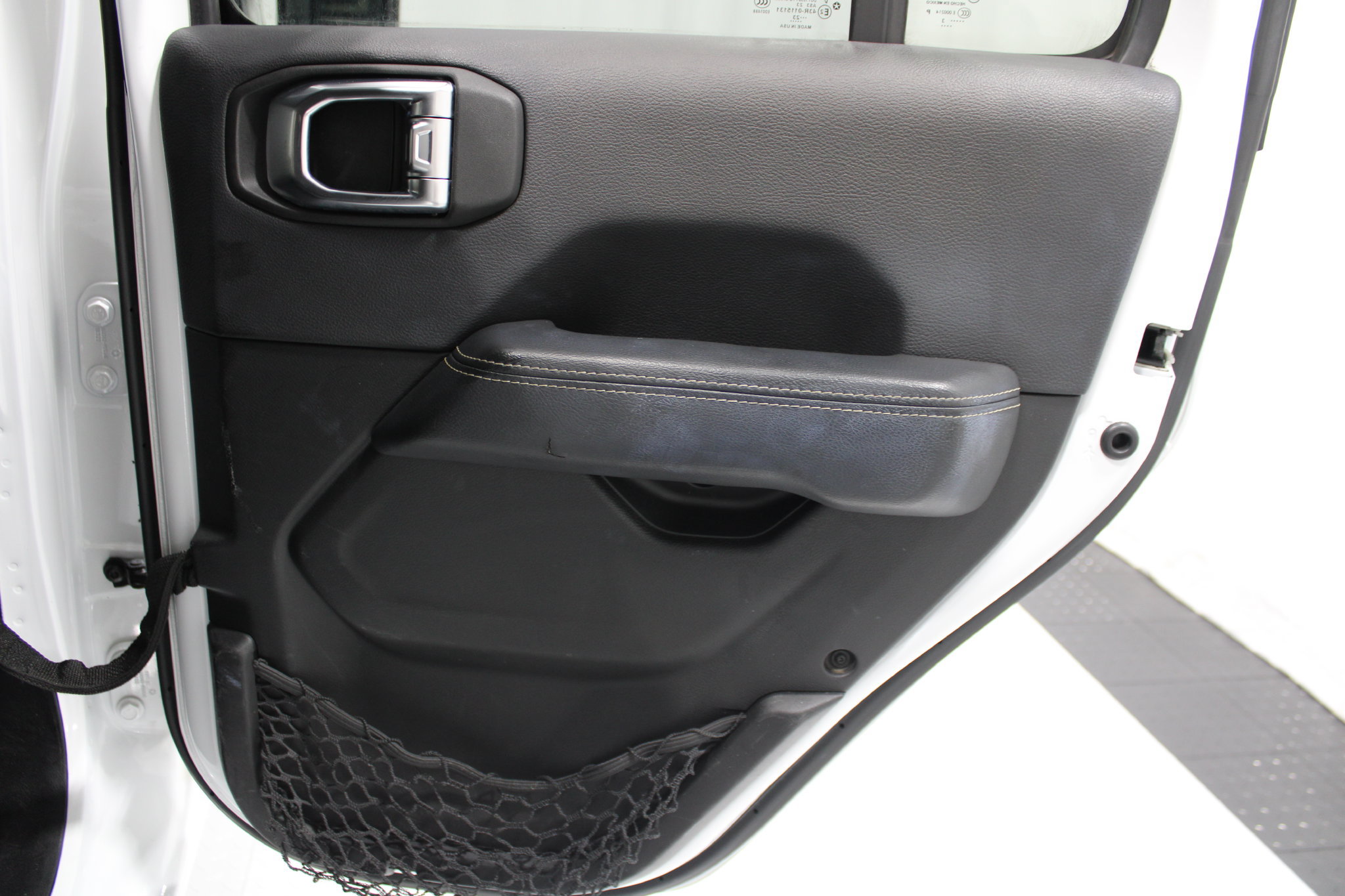 Used 2023 Jeep Wrangler Unlimited Sahara w/ Cold Weather Group AWD/4WD image 19