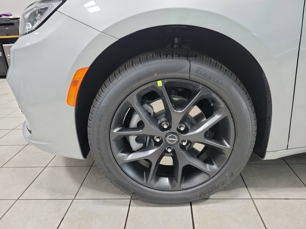 New 2026 Chrysler Pacifica Select w/ S Appearance Package image 21