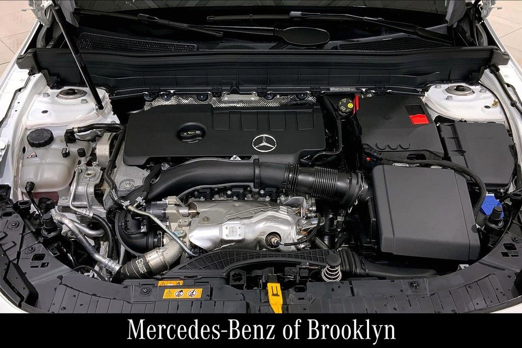 Used 2023 Mercedes-Benz GLB 250 4MATIC image 32
