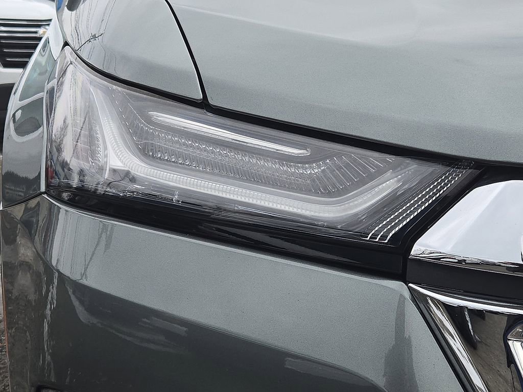 Used 2023 Chevrolet Traverse LT image 14