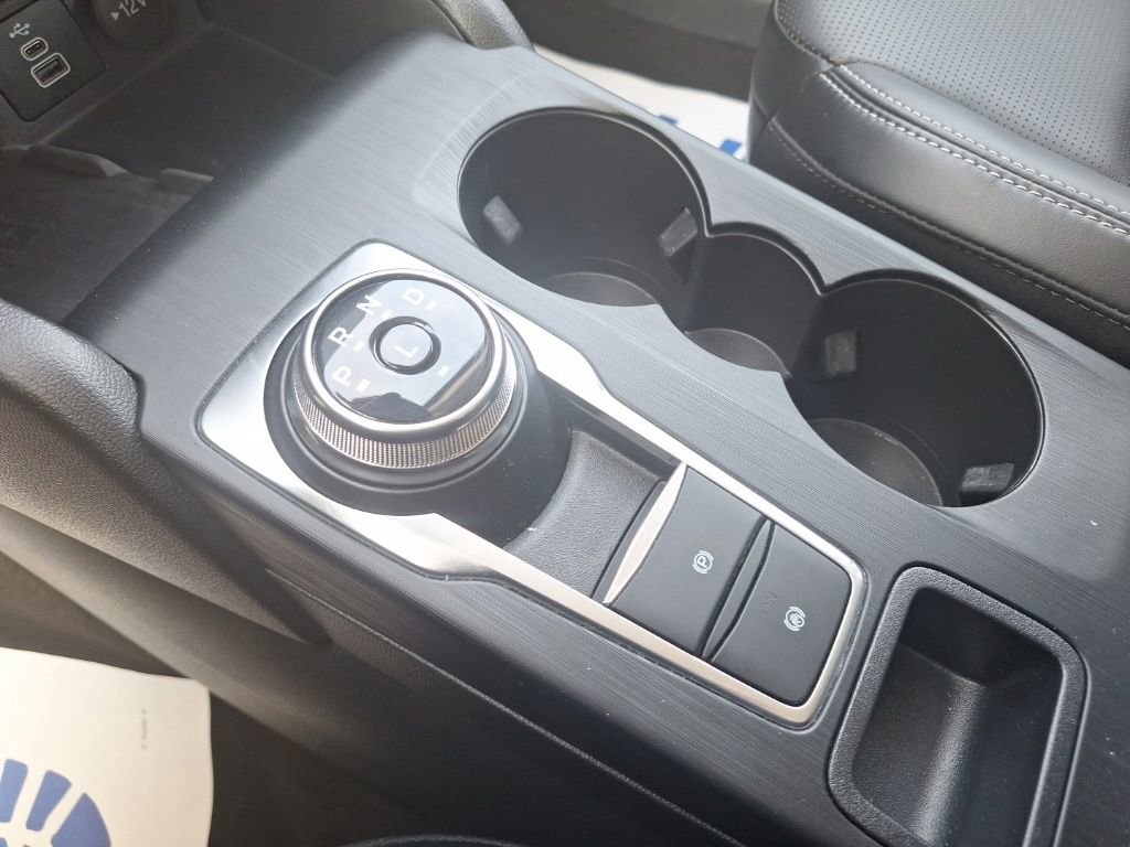 Used 2025 Ford Escape Platinum image 18