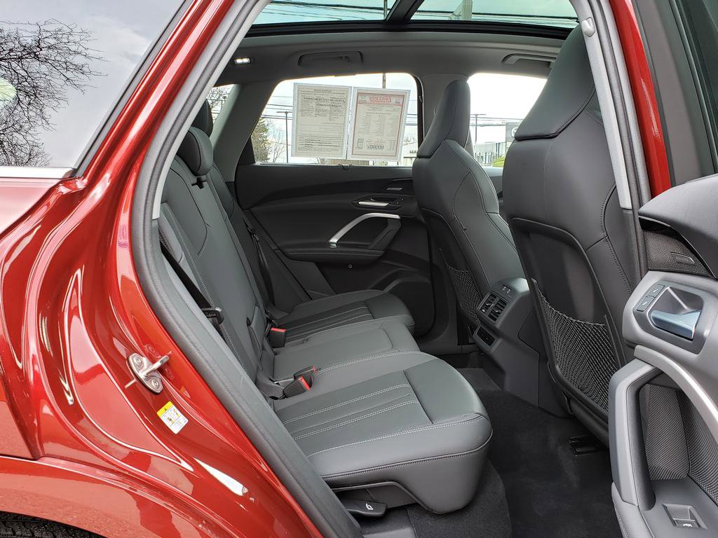 Used 2025 Audi Q5 Premium Plus w/ Premium Plus AWD/4WD image 16