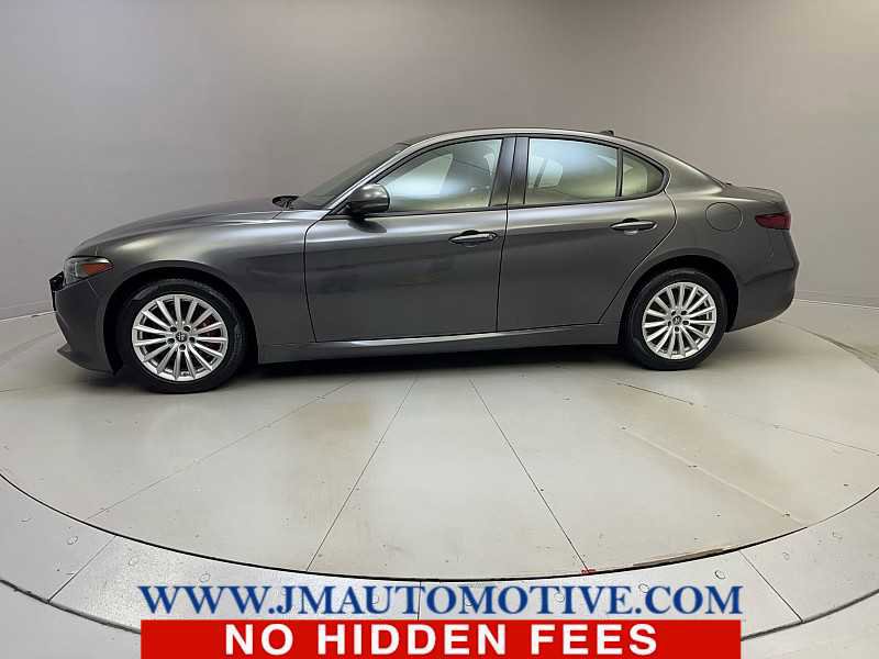 Used 2022 Alfa Romeo Giulia Sprint image 2