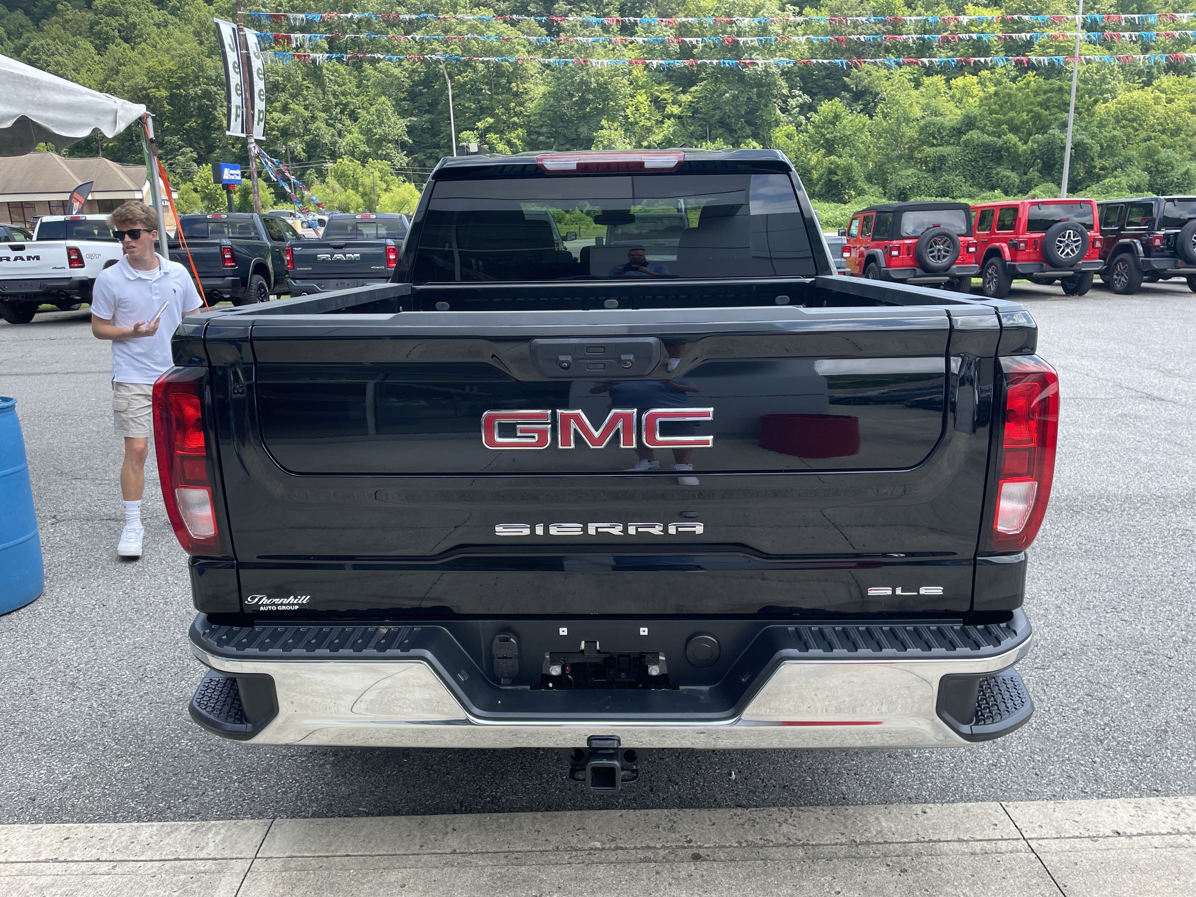 Used 2024 GMC Sierra 1500 SLE AWD/4WD image 5