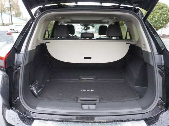 New 2025 Nissan Rogue Platinum w/ Tech Package image 6