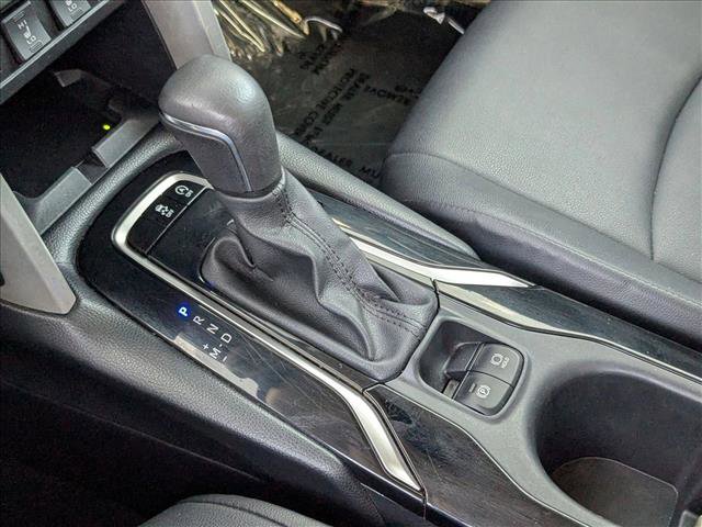 Used 2024 Toyota Corolla Cross XLE image 12
