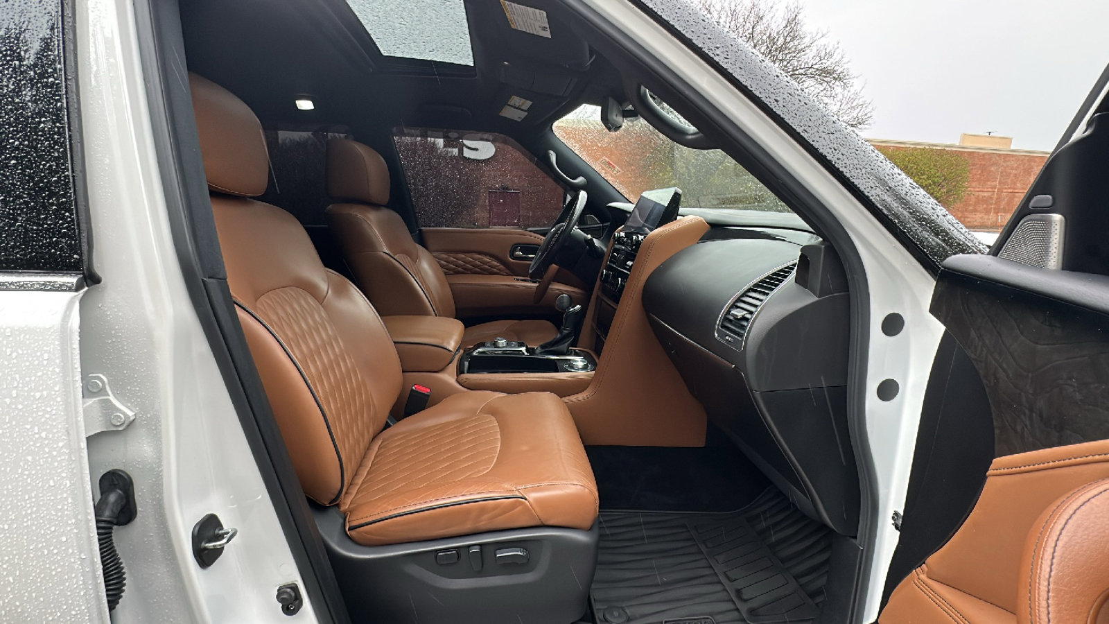 Used 2022 INFINITI QX80 Sensory image 27