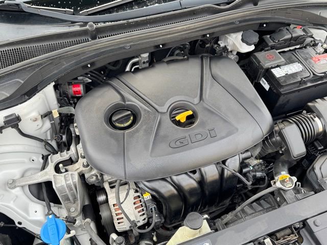 Used 2018 Hyundai Elantra GT image 31