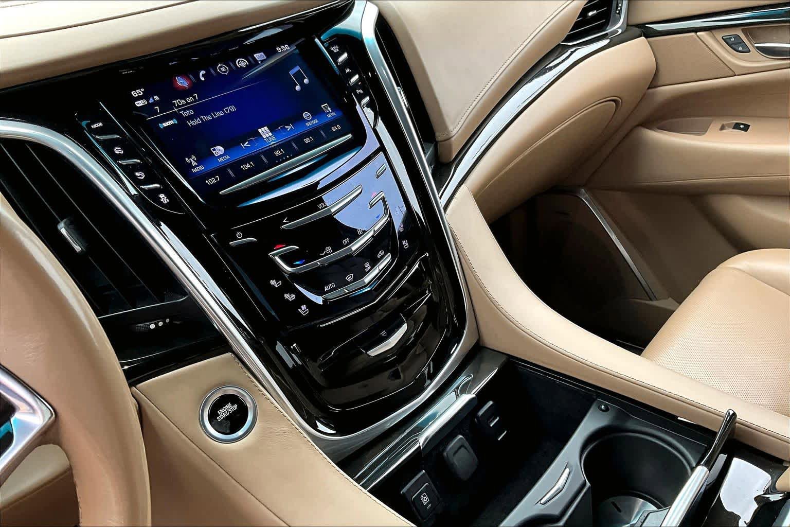 Used 2020 Cadillac Escalade Platinum RWD image 18