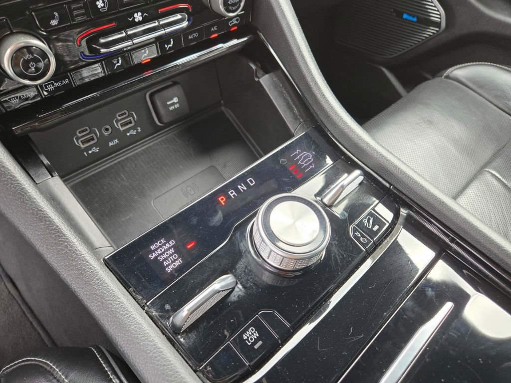 Used 2022 Jeep Grand Cherokee Overland w/ Advanced Protech Group III image 18