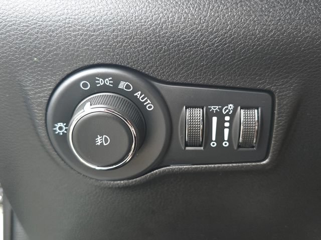 Certified 2024 Jeep Compass Latitude AWD/4WD image 17