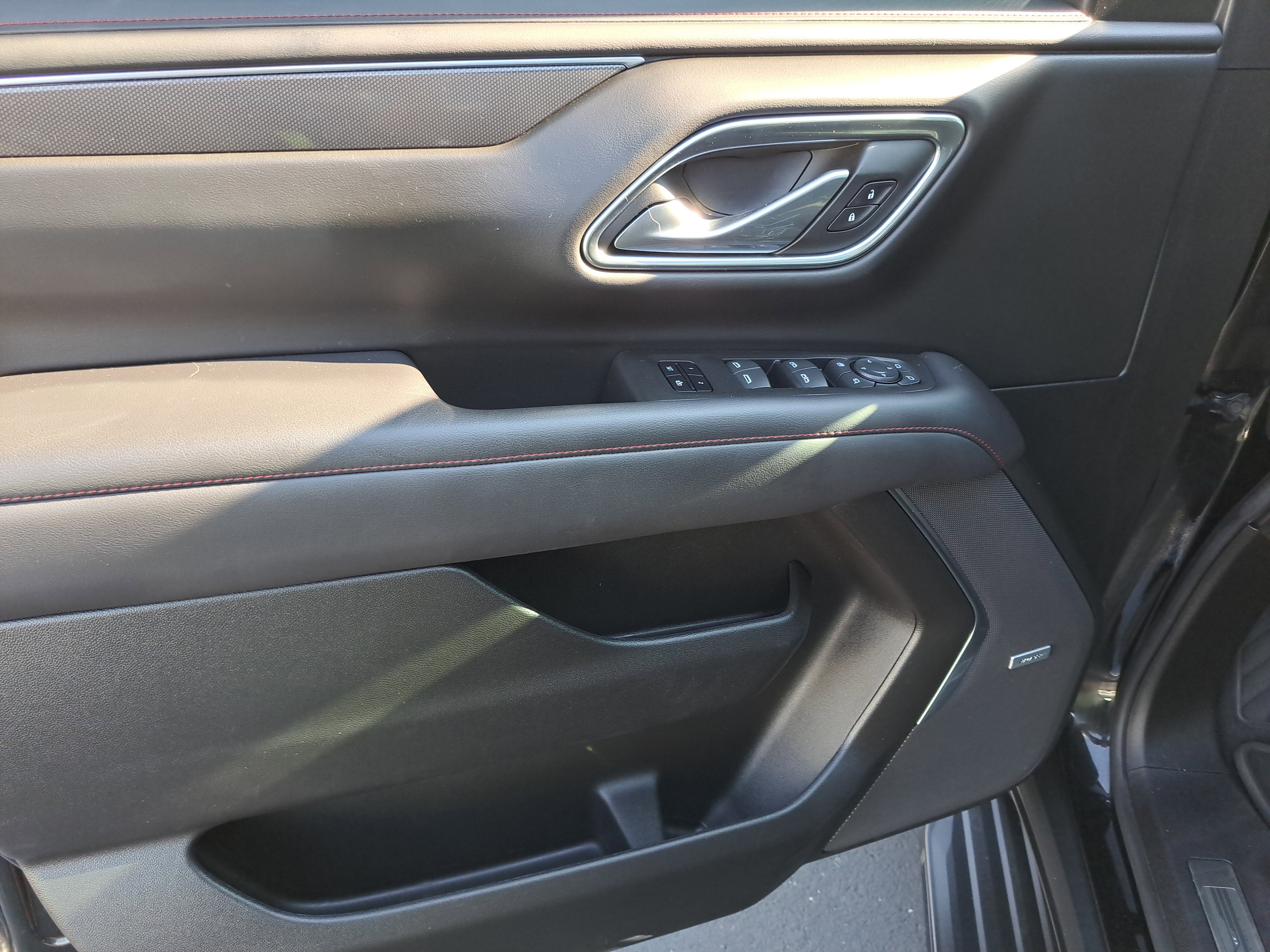 Used 2022 Chevrolet Tahoe RST w/ Sport Performance Package image 16