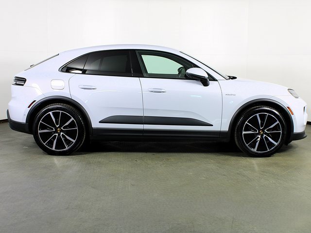 Used 2024 Porsche Macan 4 Electric image 8