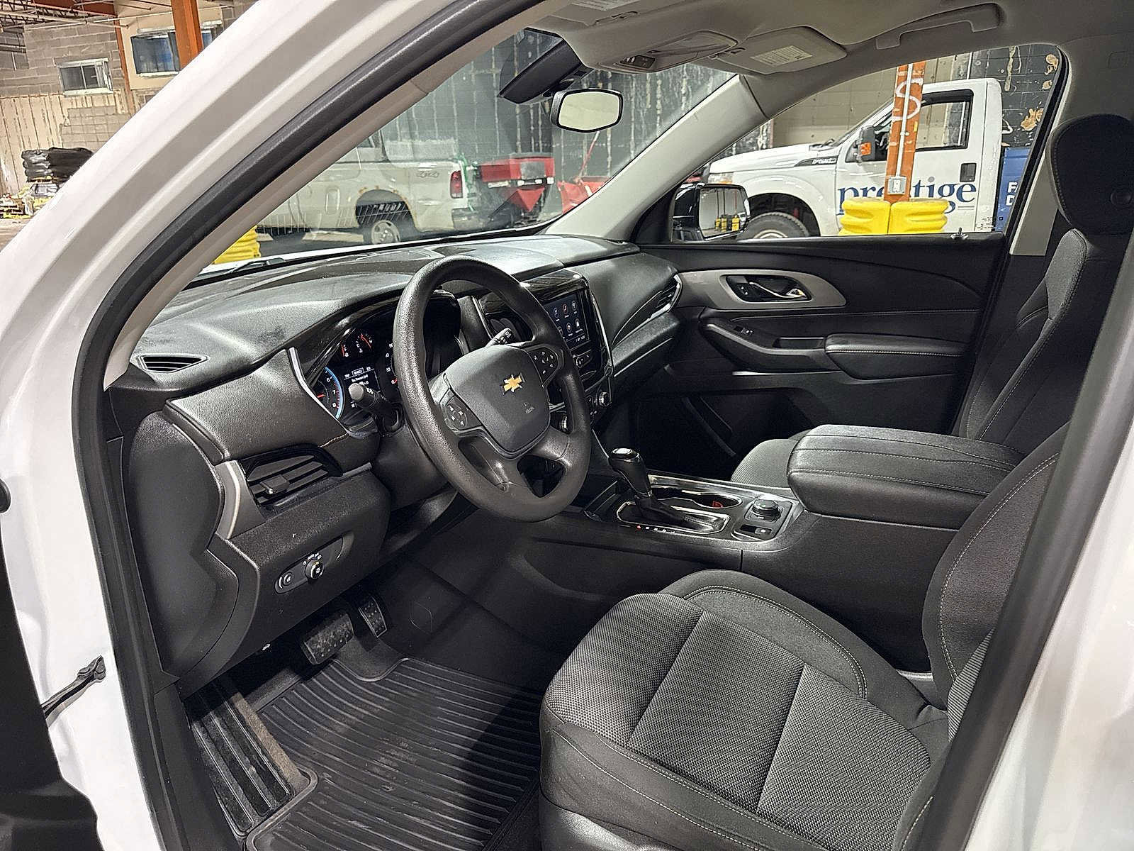 Used 2020 Chevrolet Traverse LS AWD/4WD image 27