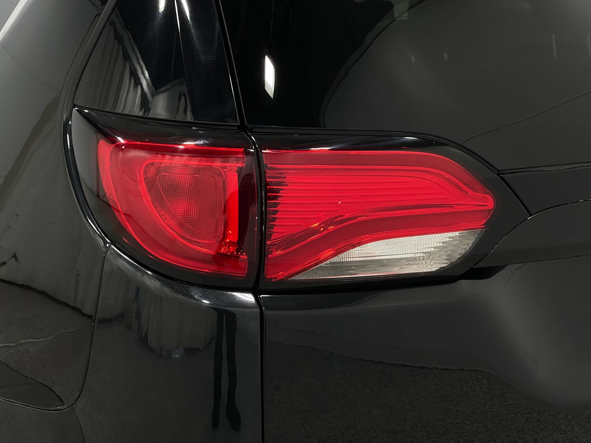 Used 2019 Chrysler Pacifica Limited FWD image 33