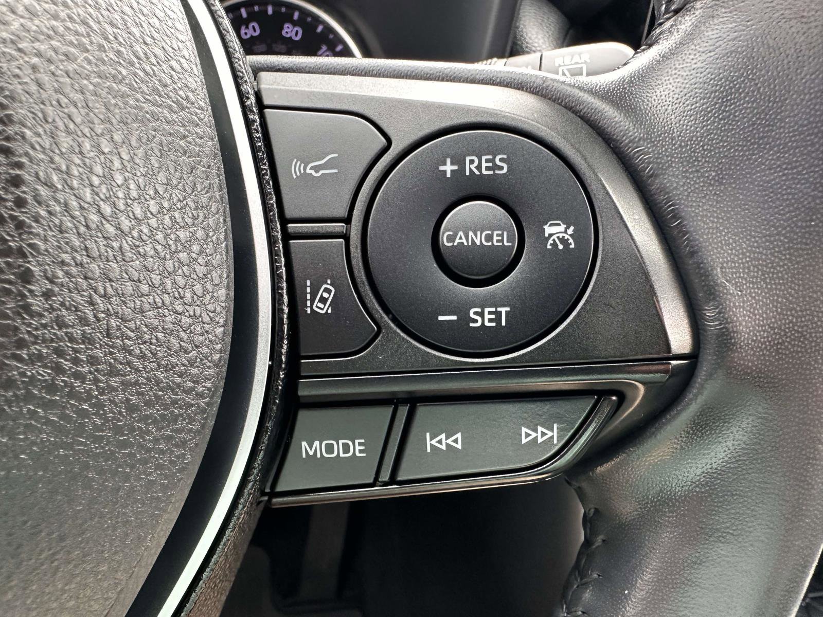 Used 2021 Toyota RAV4 XLE Premium AWD/4WD image 20