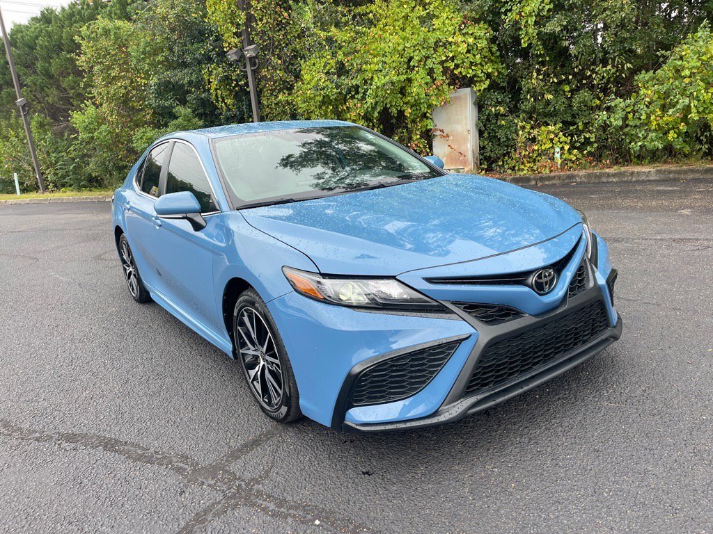 Used 2023 Toyota Camry SE
