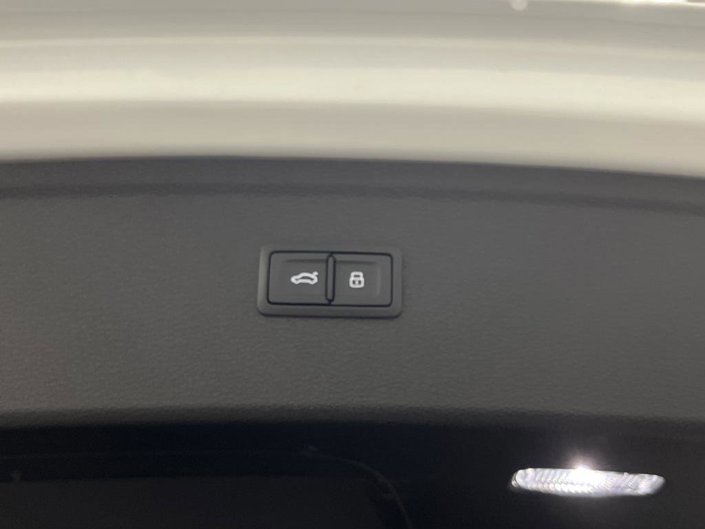 Used 2023 Audi Q5 2.0T Premium w/ Convenience Package image 15