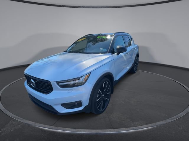 Used 2020 Volvo XC40 T5 R-Design image 5