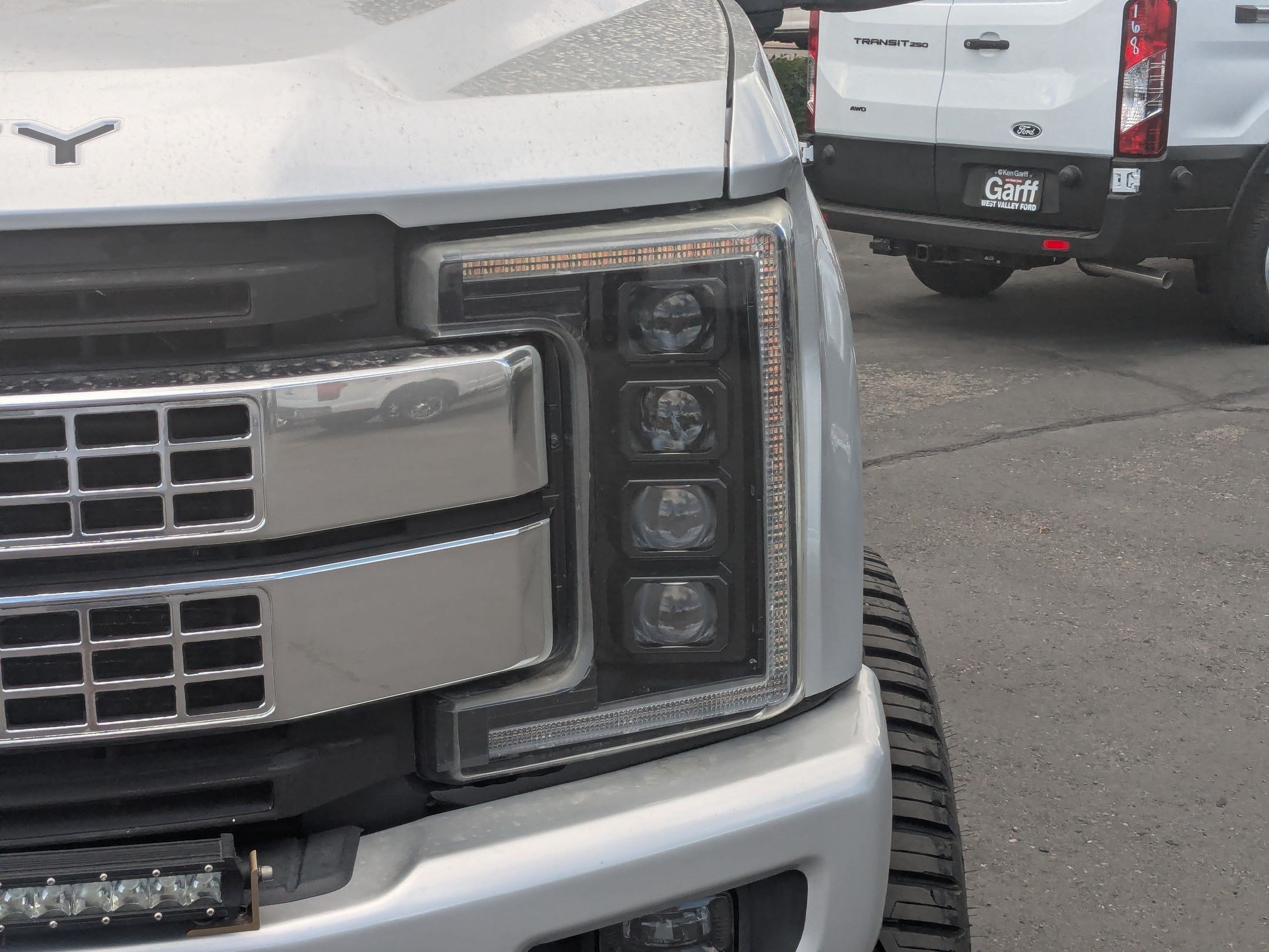 Used 2019 Ford F350 Platinum w/ Platinum Ultimate Package AWD/4WD image 13