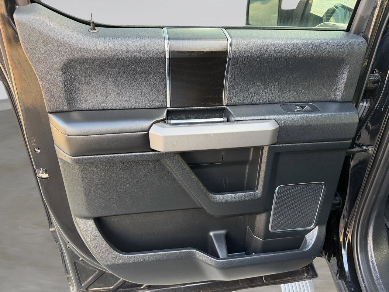 Used 2020 Ford F150 Platinum w/ Equipment Group 701A Luxury image 39