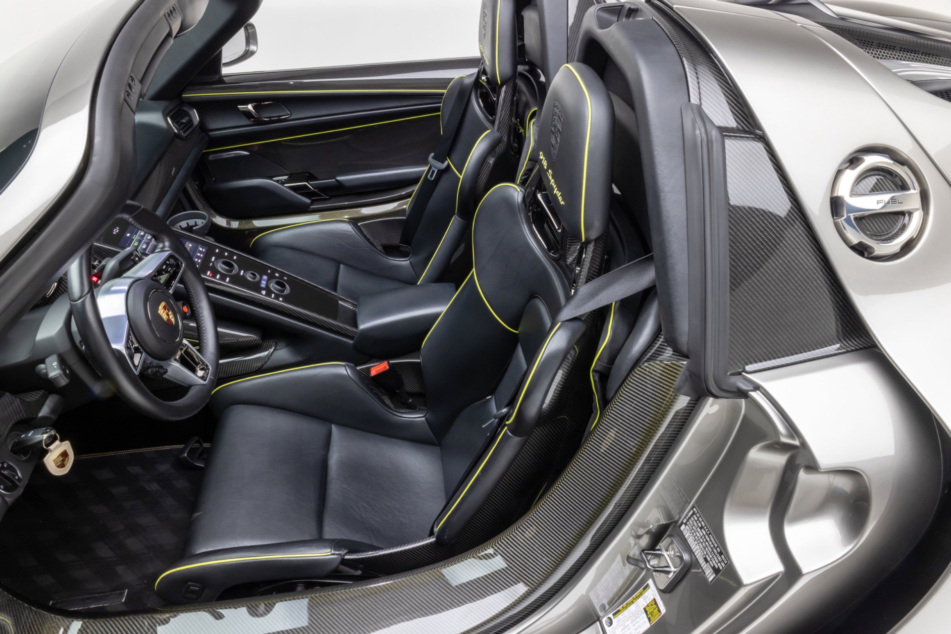 Used 2015 Porsche 918 Spyder AWD/4WD image 17