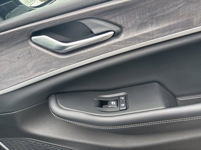 Used 2023 Jeep Grand Cherokee Limited AWD/4WD image 12