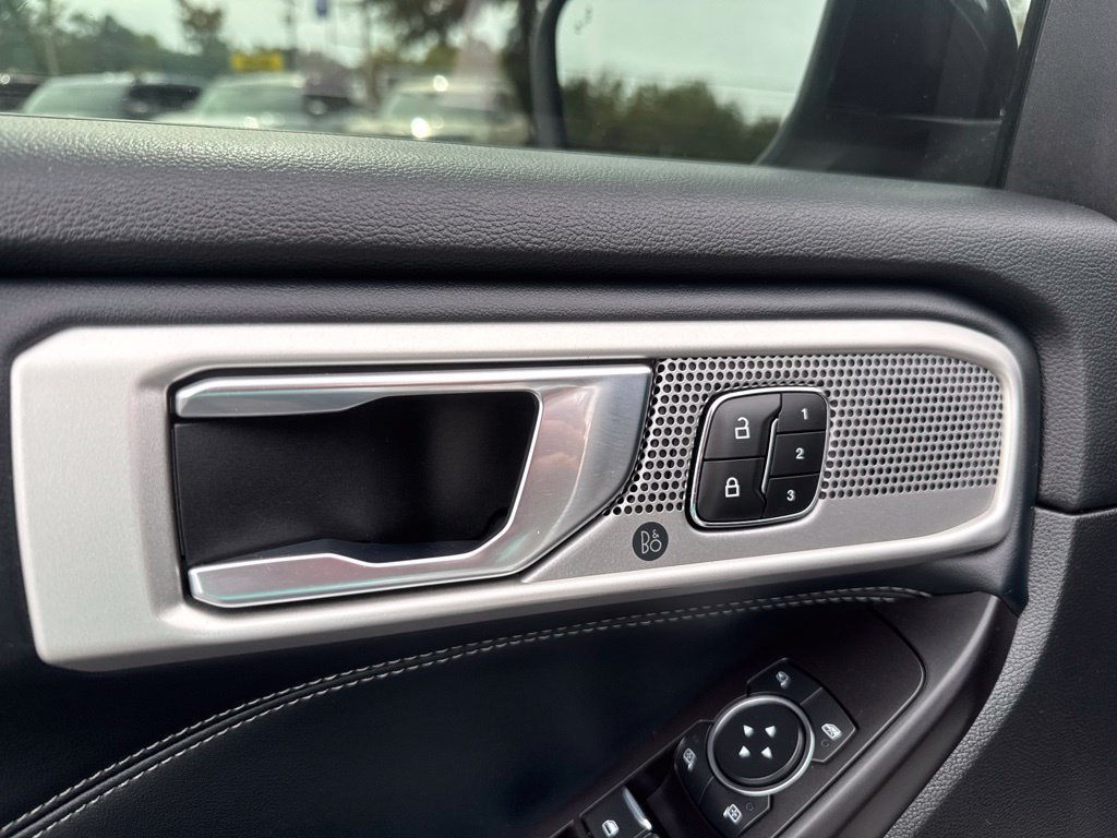 Used 2020 Ford Explorer Limited AWD/4WD image 31