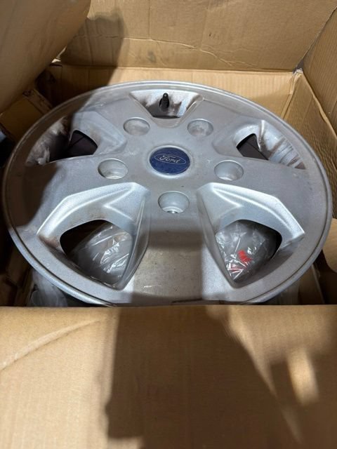 Used 2020 Ford Transit 150 XLT RWD image 18
