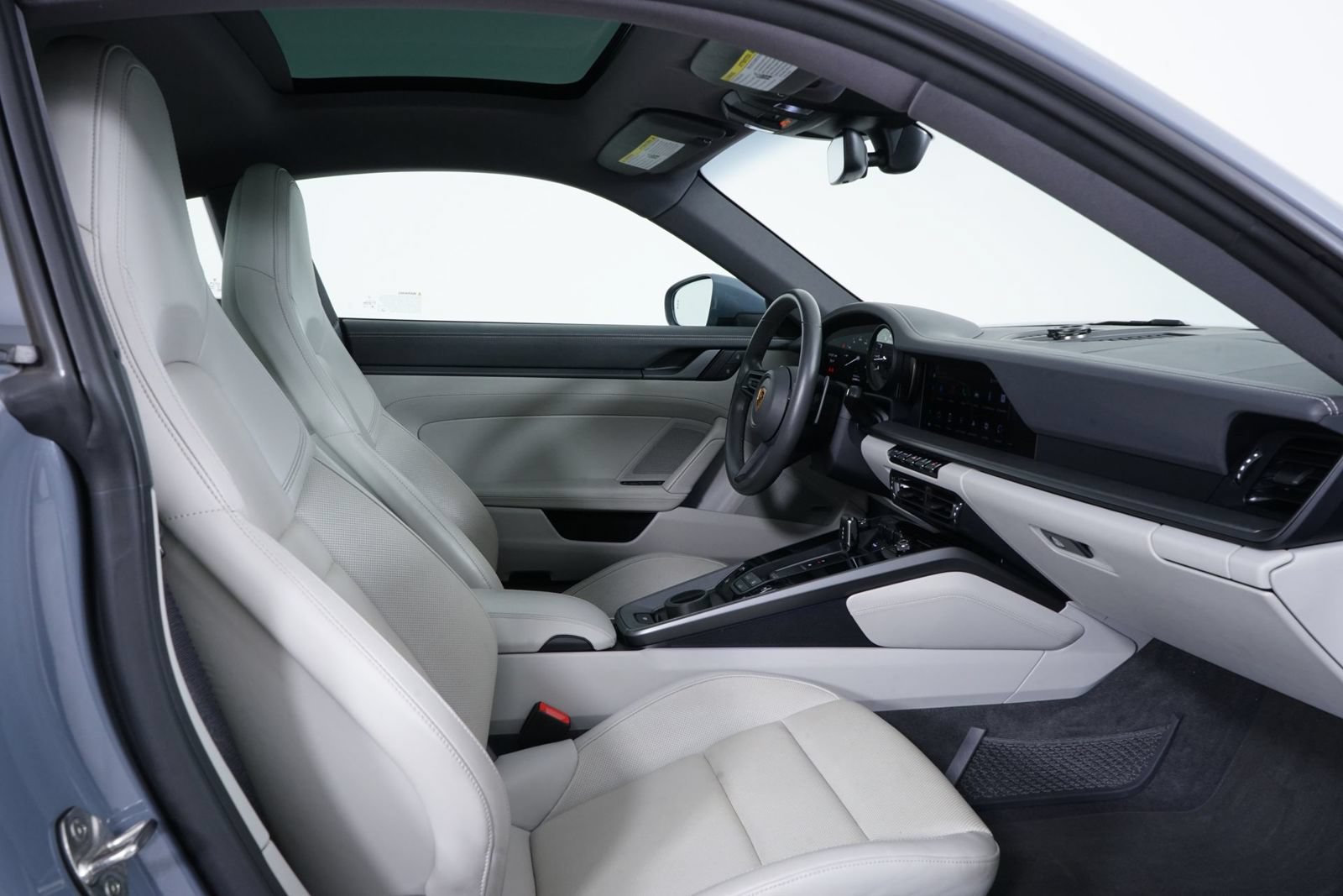 Used 2024 Porsche 911 Carrera RWD image 27