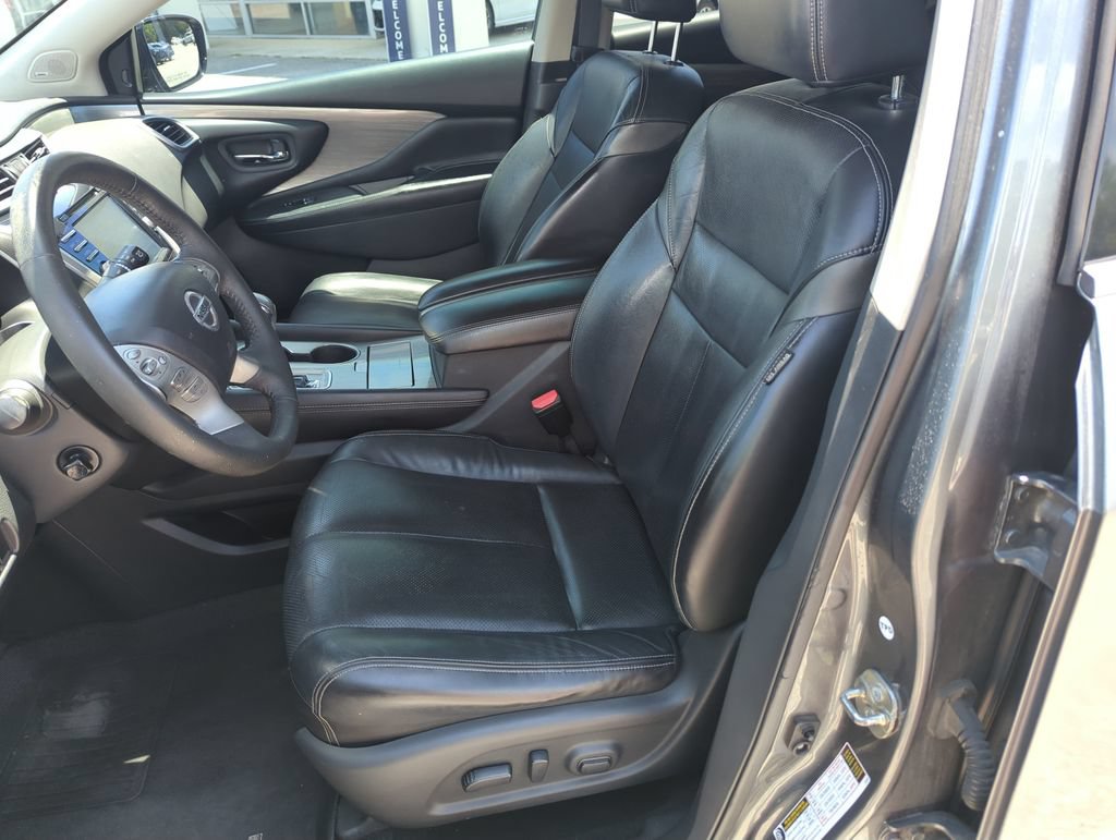 Used 2016 Nissan Murano Platinum w/ Platinum Technology Package FWD image 12