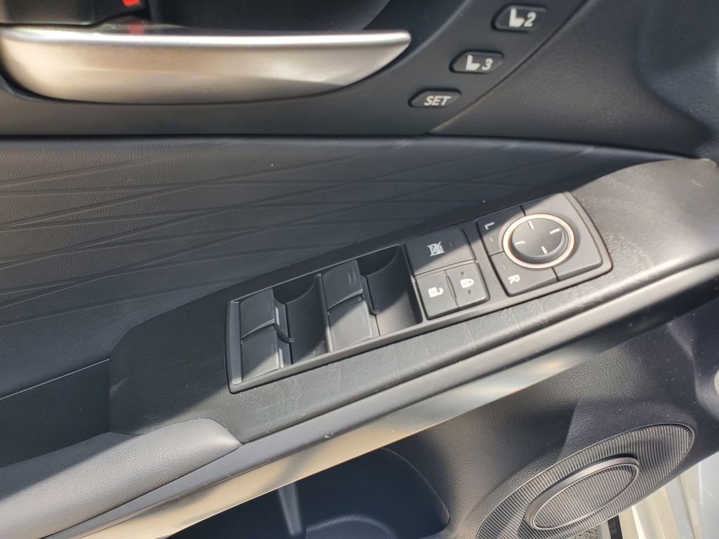 Used 2024 Lexus IS 300 w/ Premium Package RWD image 20