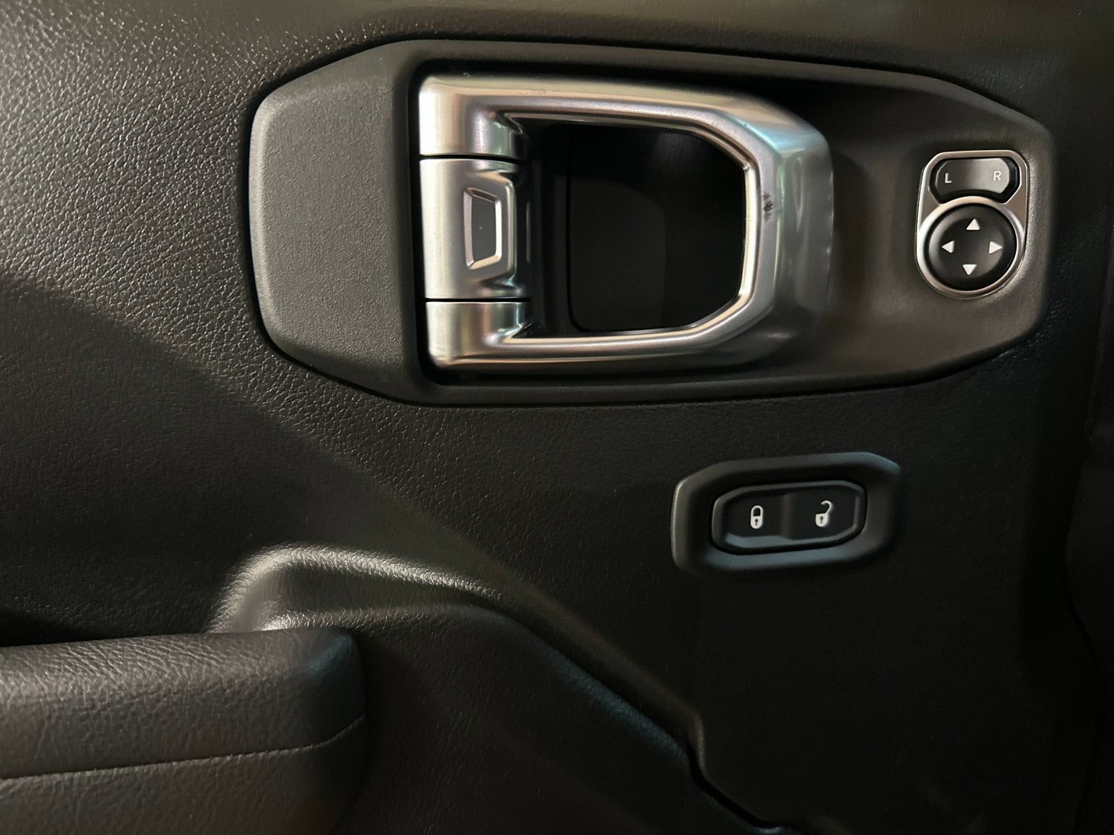 New 2026 Jeep Wrangler Sport AWD/4WD image 10