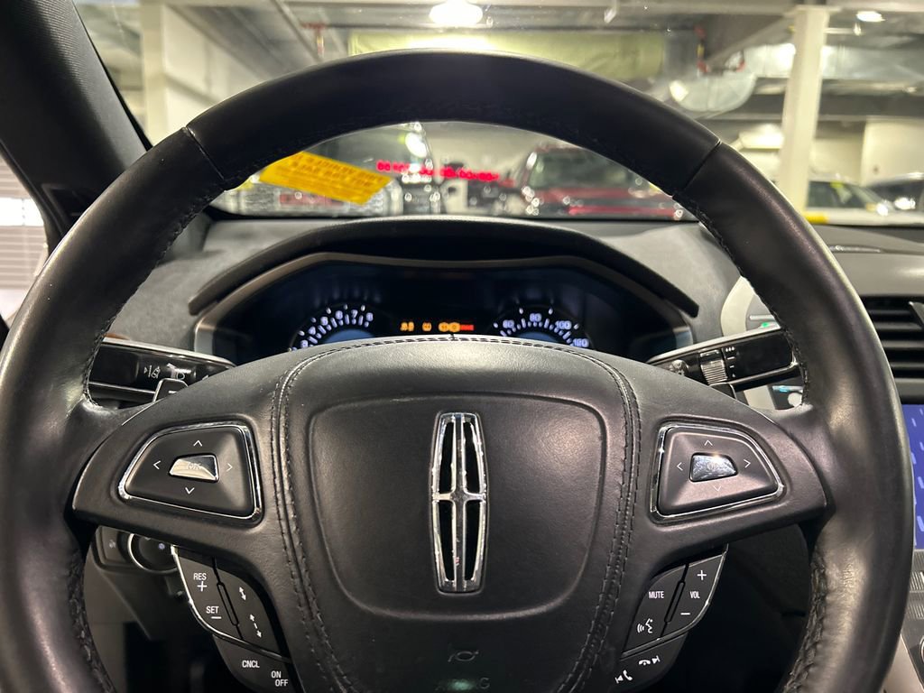 Used 2020 Lincoln MKZ Reserve w/ Elements Package AWD/4WD image 11