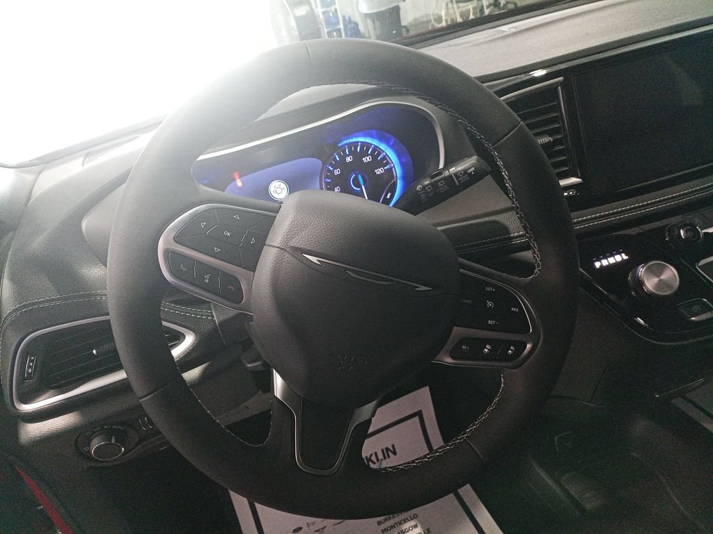 New 2027 Chrysler Pacifica Select w/ Family Tech Group FWD image 14