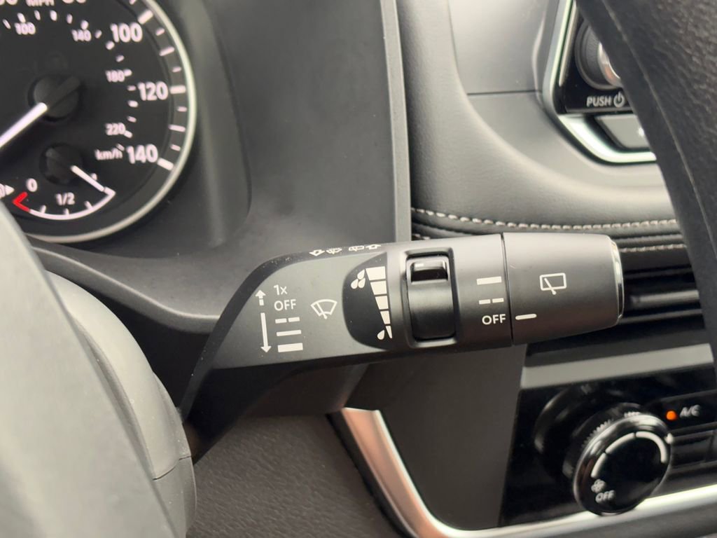 Used 2025 Nissan Rogue S image 16