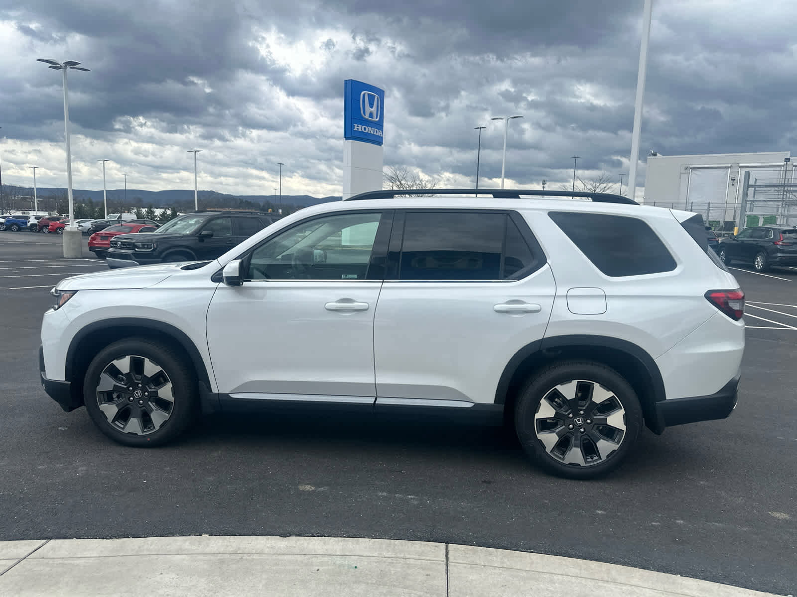 New 2026 Honda Pilot Elite image 5