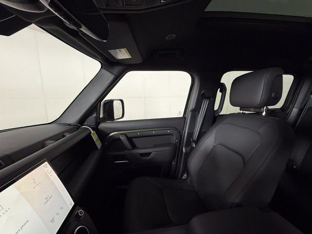 New 2026 Land Rover Defender 110 X-Dynamic SE AWD/4WD image 16
