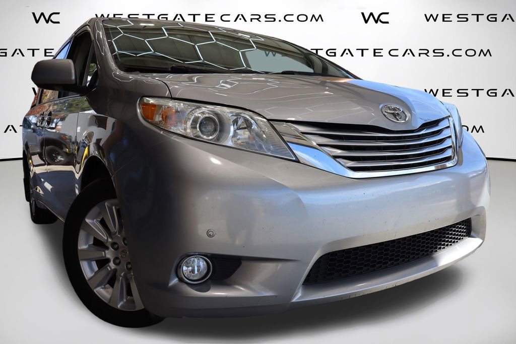 Used 2011 Toyota Sienna Limited w/ Premium Pkg image 33
