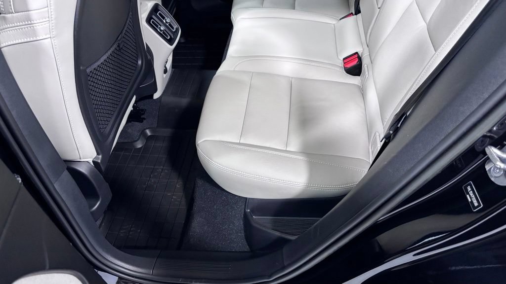 Certified 2023 Volvo XC40 B5 Ultimate w/ Protection Package Premier AWD/4WD image 21