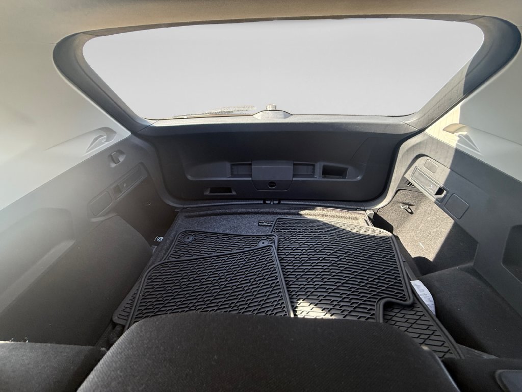 Used 2024 Volkswagen Tiguan S AWD/4WD image 40