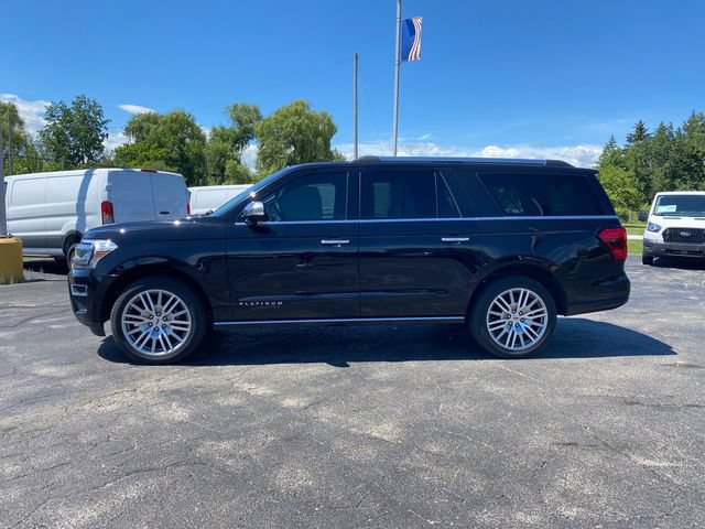 Used 2024 Ford Expedition Max Platinum AWD/4WD image 3