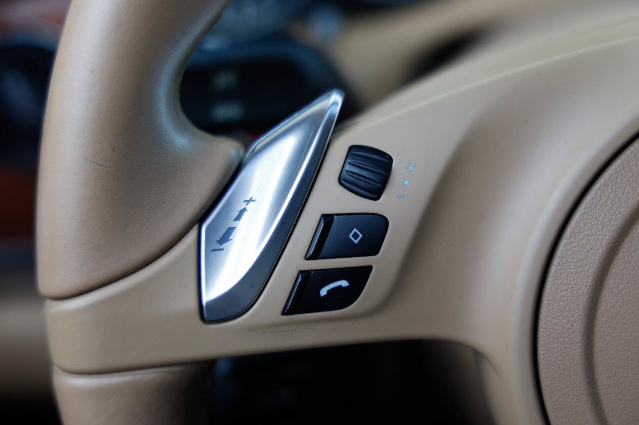 Used 2014 Porsche Panamera S RWD image 25