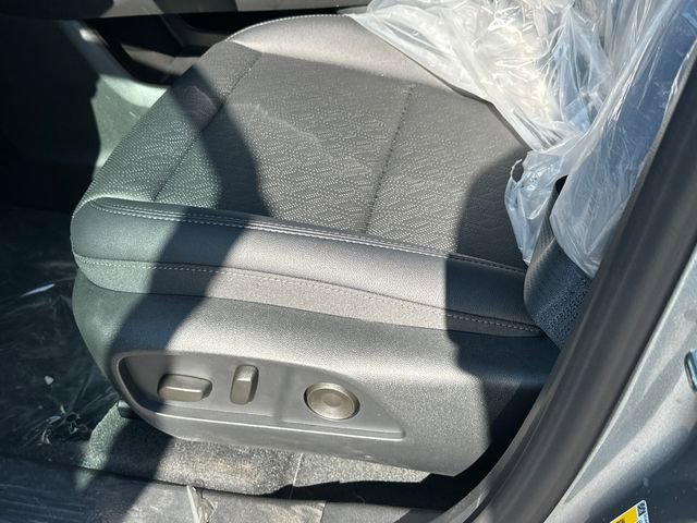New 2026 Chevrolet Equinox LT w/ Convenience Package II AWD/4WD image 9