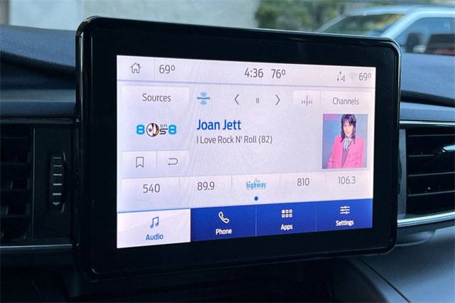 Used 2022 Ford Explorer XLT w/ Equipment Group 202A image 22