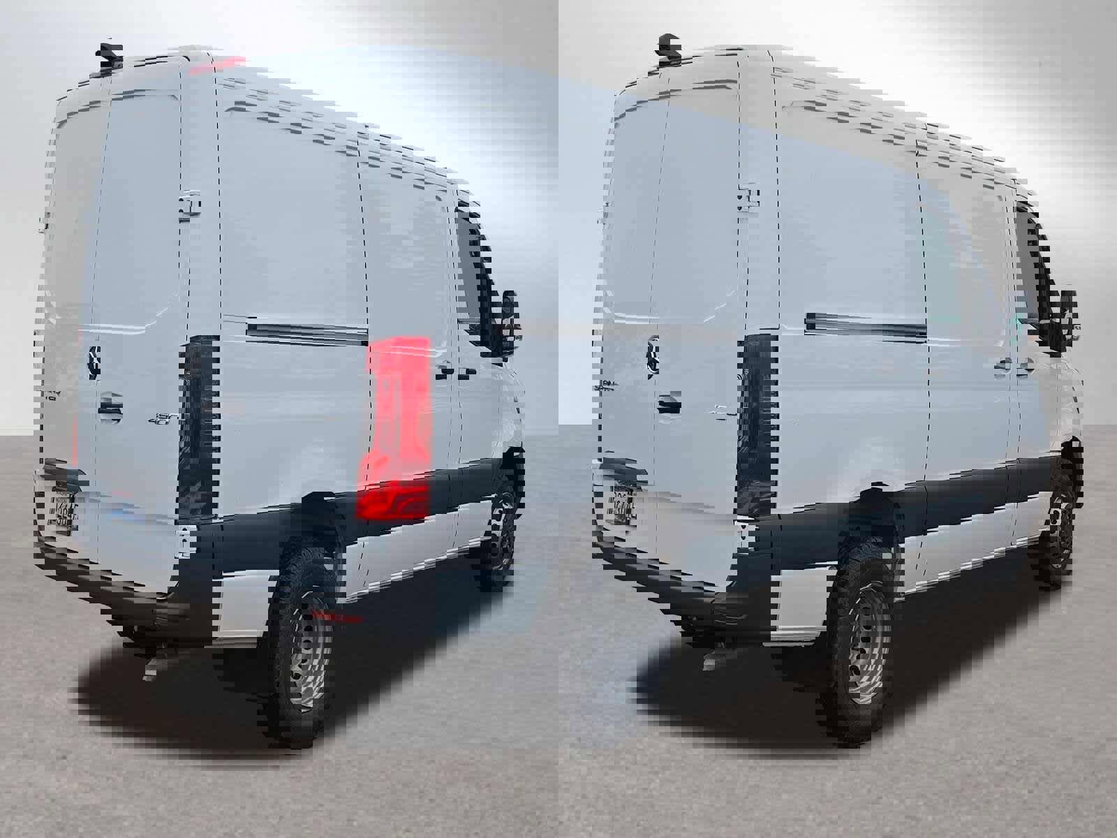 Used 2024 Mercedes-Benz Sprinter 4500 image 3