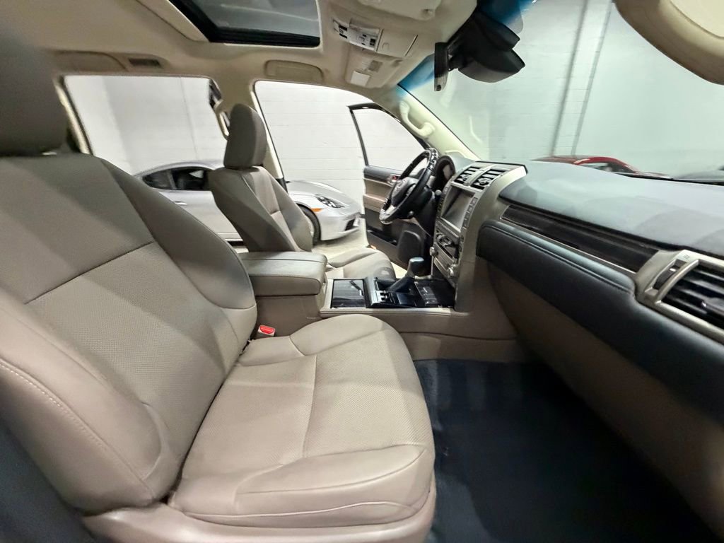 Used 2020 Lexus GX 460 Premium AWD/4WD image 34