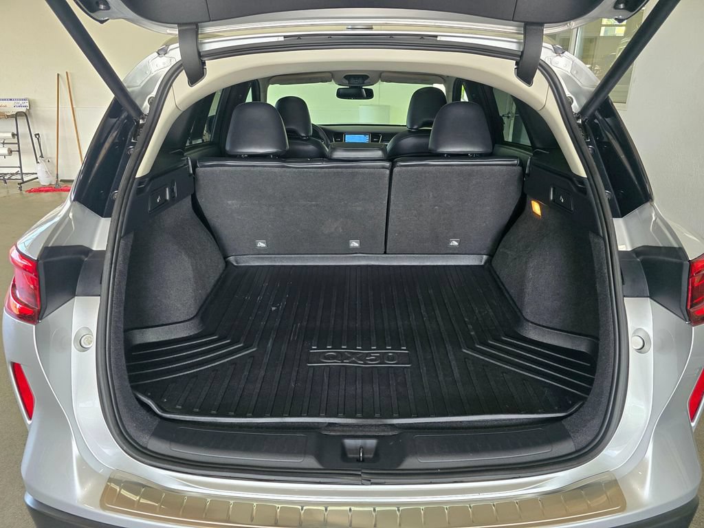 Used 2019 INFINITI QX50 Luxe w/ Navigation Package AWD/4WD image 26