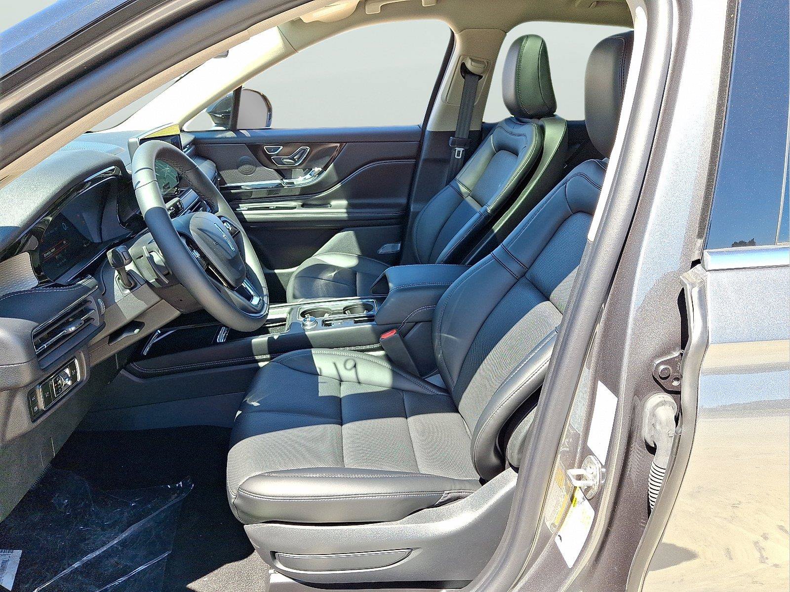 New 2025 Lincoln Corsair Grand Touring AWD/4WD image 12