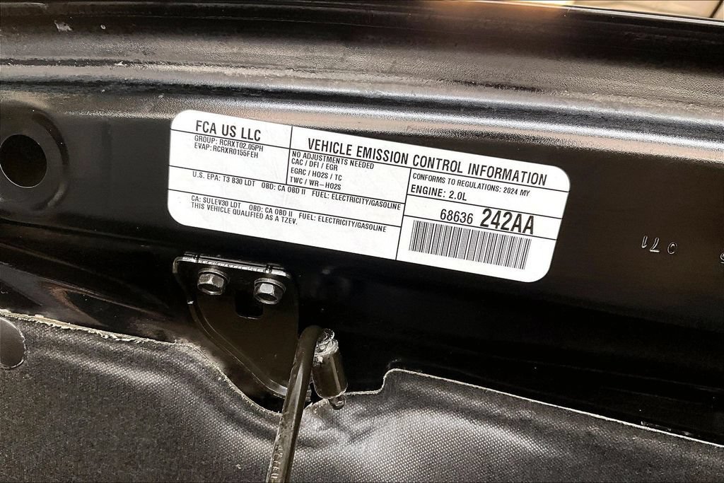 Used 2024 Jeep Wrangler Unlimited Rubicon 4xe AWD/4WD image 33